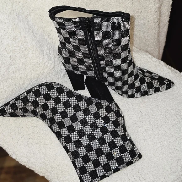 Stylish Black and Silver Checkered Women's Boots - Picture 7 of 7